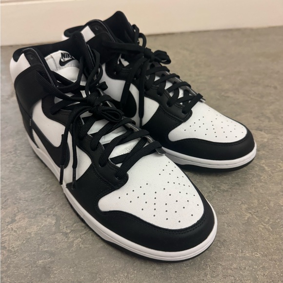 Nike Other - Nike Men's Classic Black and White Sneakers Mens US12 New